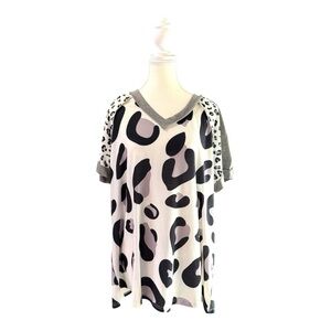 Southern Stitch XL Leopard Print Mixed Pattern Top